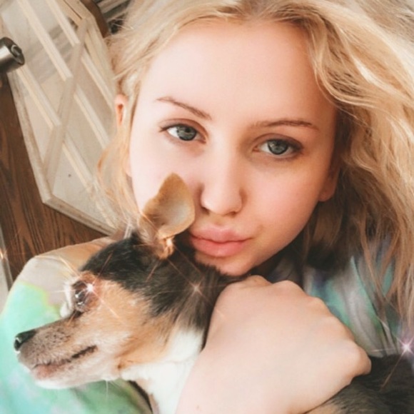 Meet your Posher, Emma - Picture 4 of 7